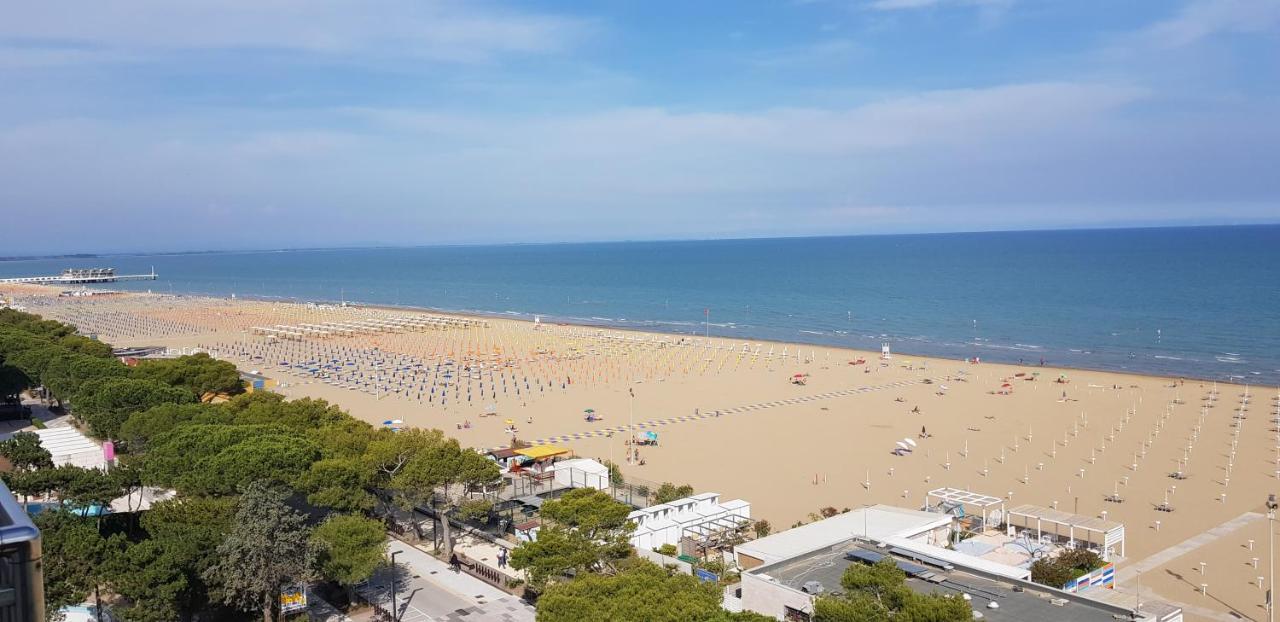 International Seaview Apartments Lignano Sabbiadoro Buitenkant foto